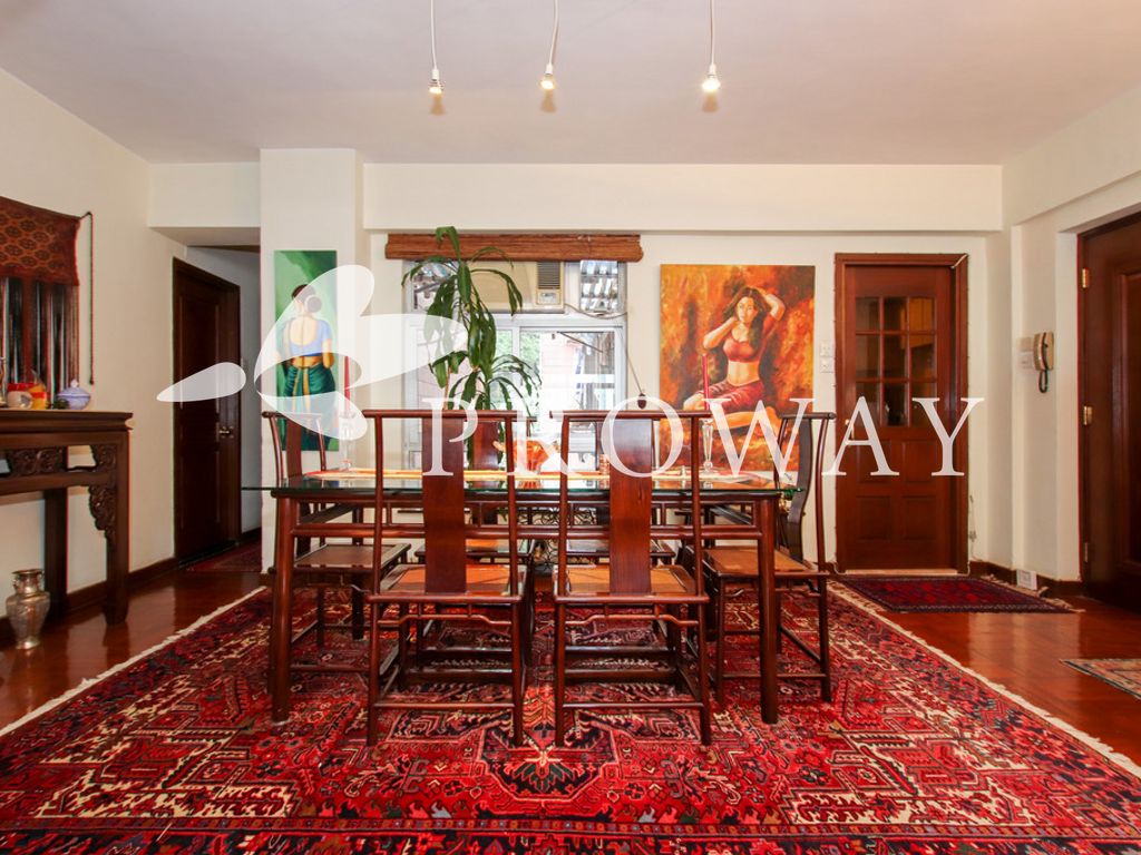 Bright Airy & Spacious Midlevels Apartment for Sale (Sole Agent)